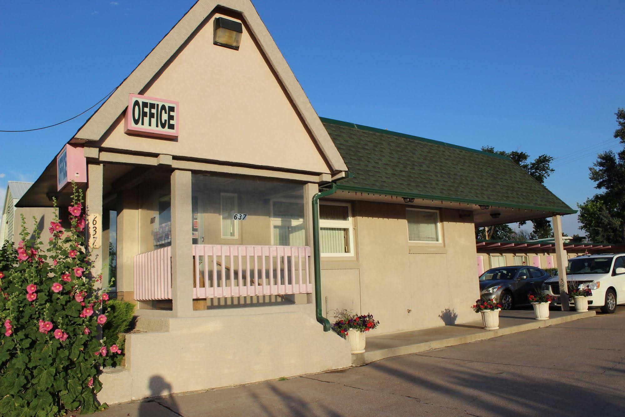 Safari Inn