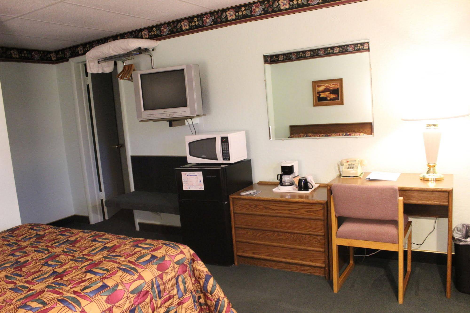 Safari Inn