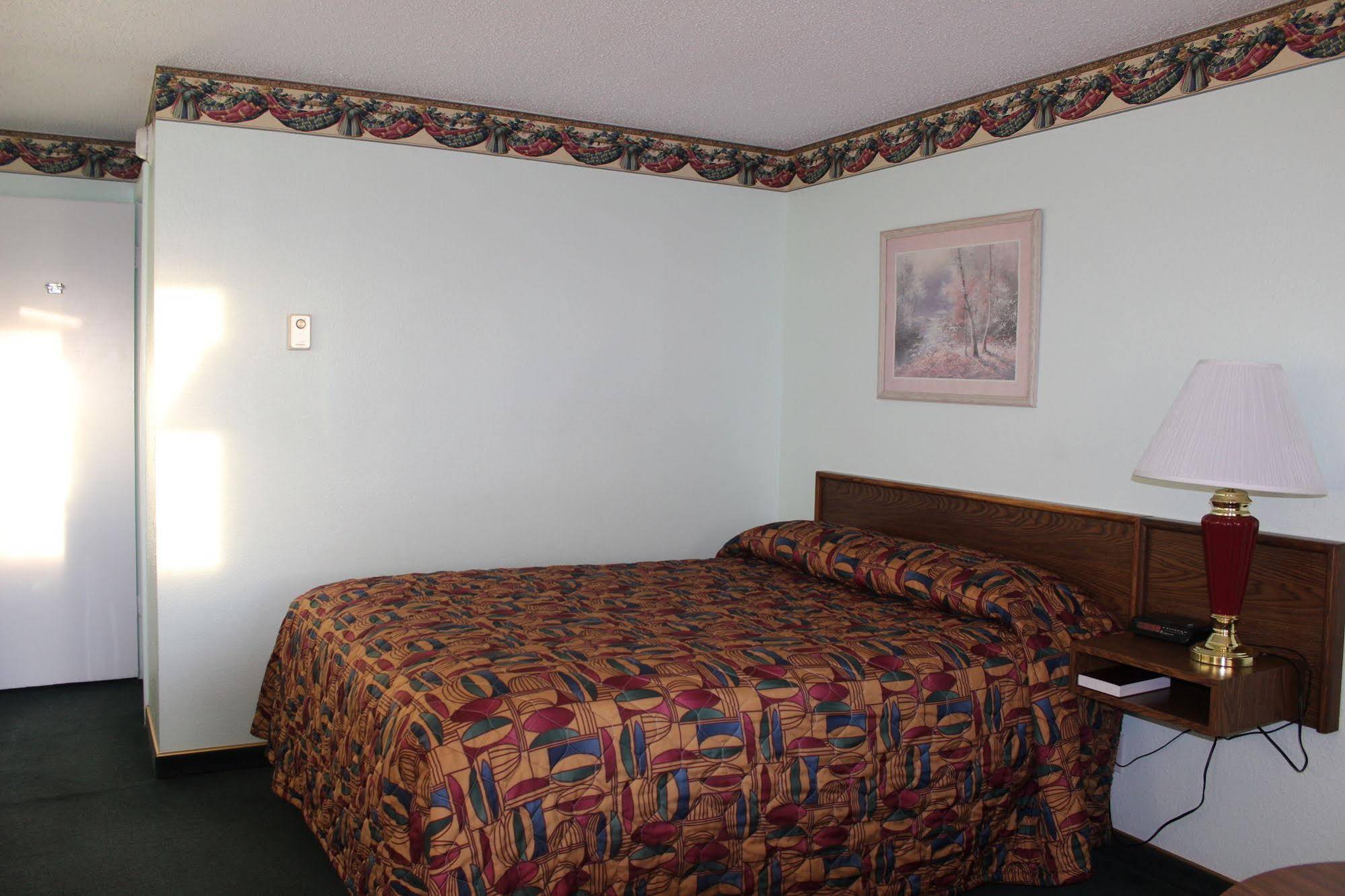 Safari Inn