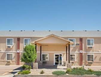 Super 8 by Wyndham Limon