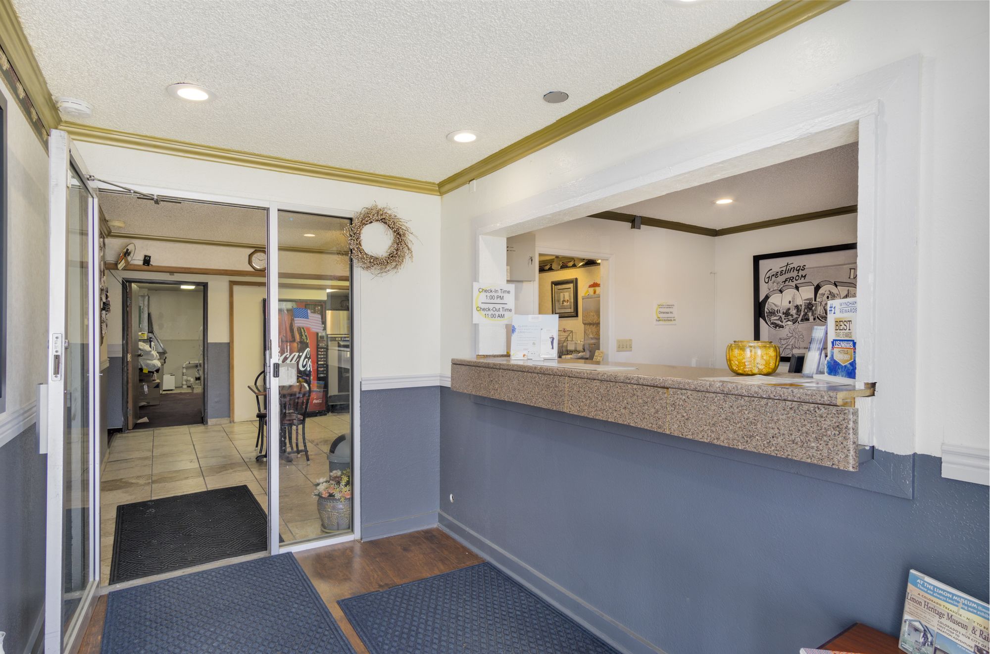 Super 8 by Wyndham Limon