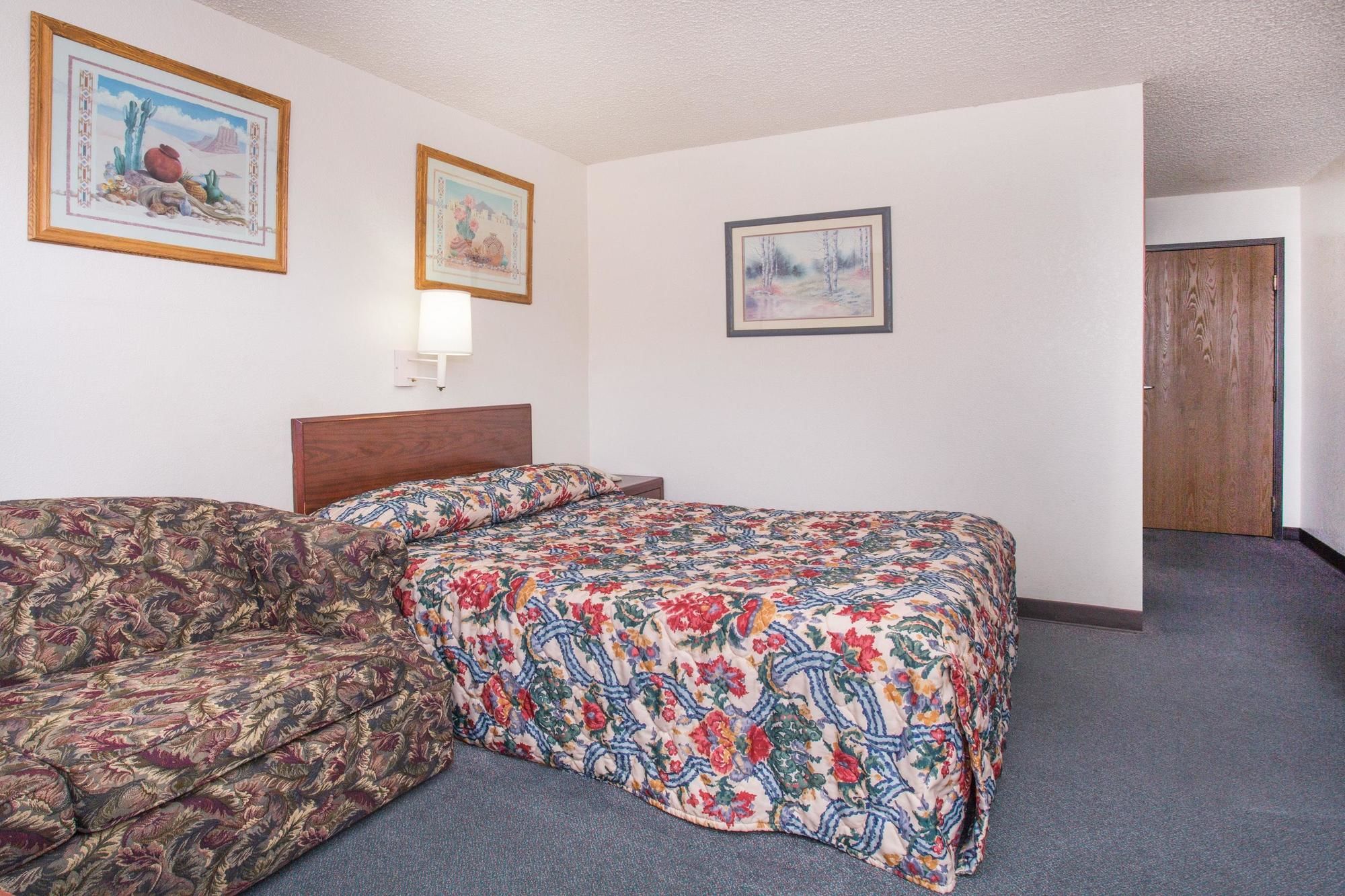 Super 8 by Wyndham Limon