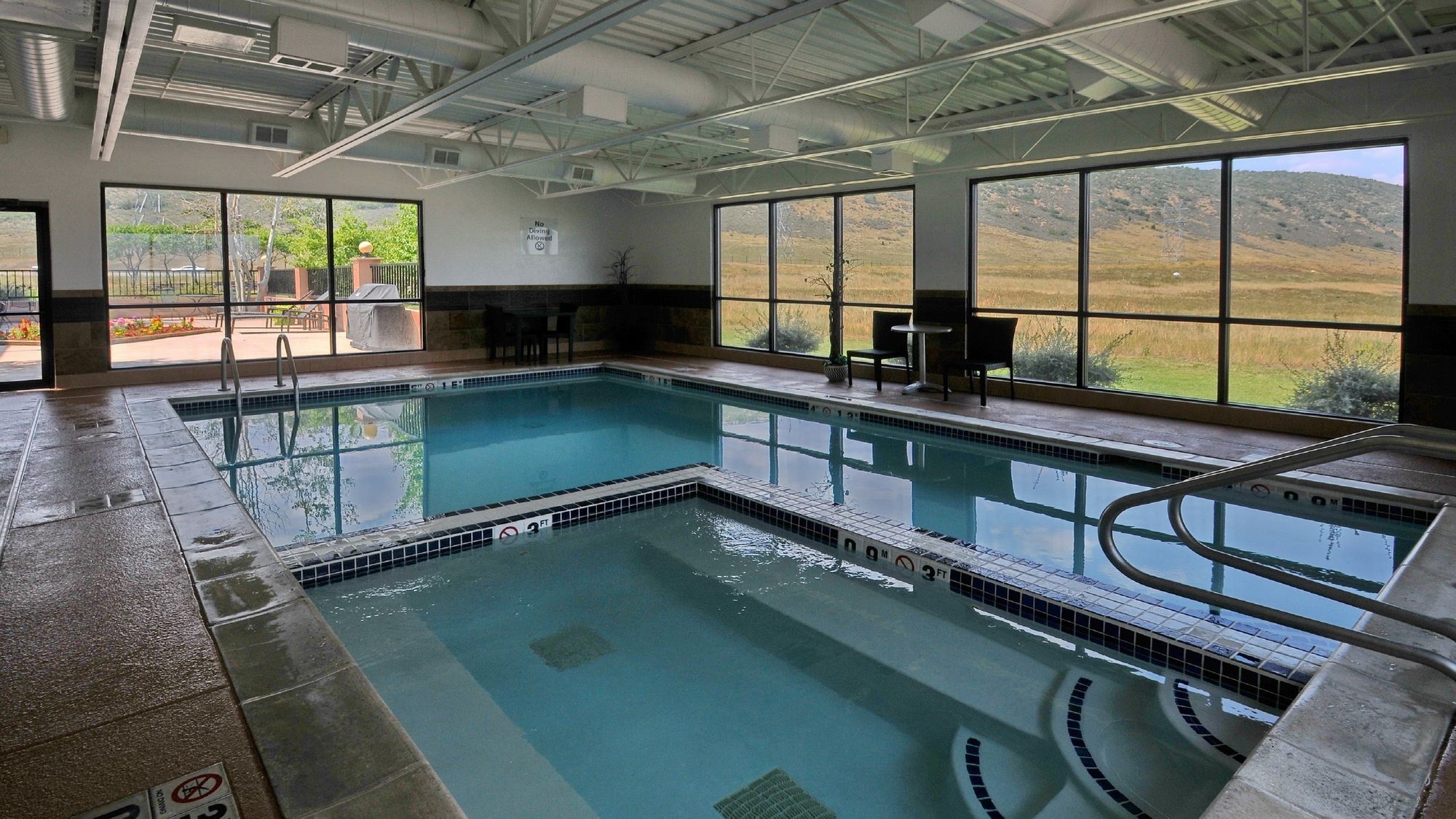 Holiday Inn Express & Suites Littleton