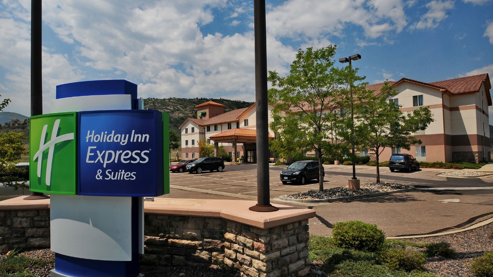 Holiday Inn Express & Suites Littleton