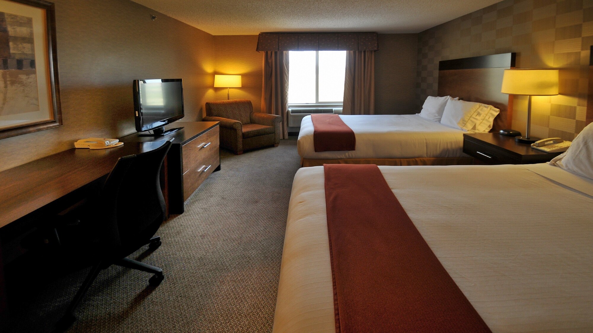 Holiday Inn Express & Suites Littleton
