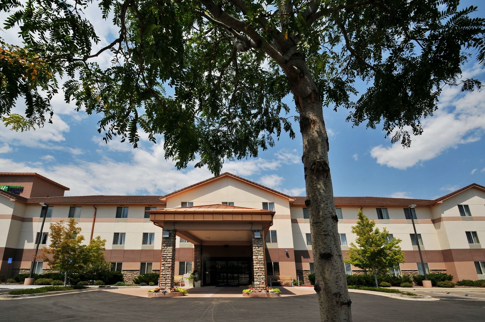 Holiday Inn Express & Suites Littleton