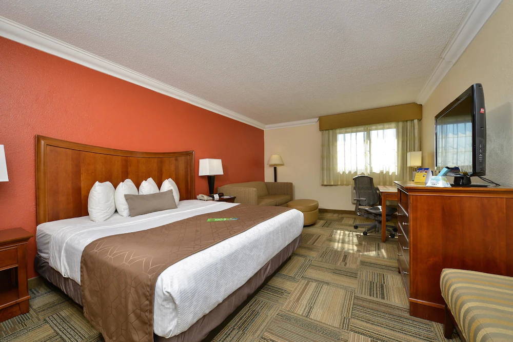 Best Western Plus Loveland Inn
