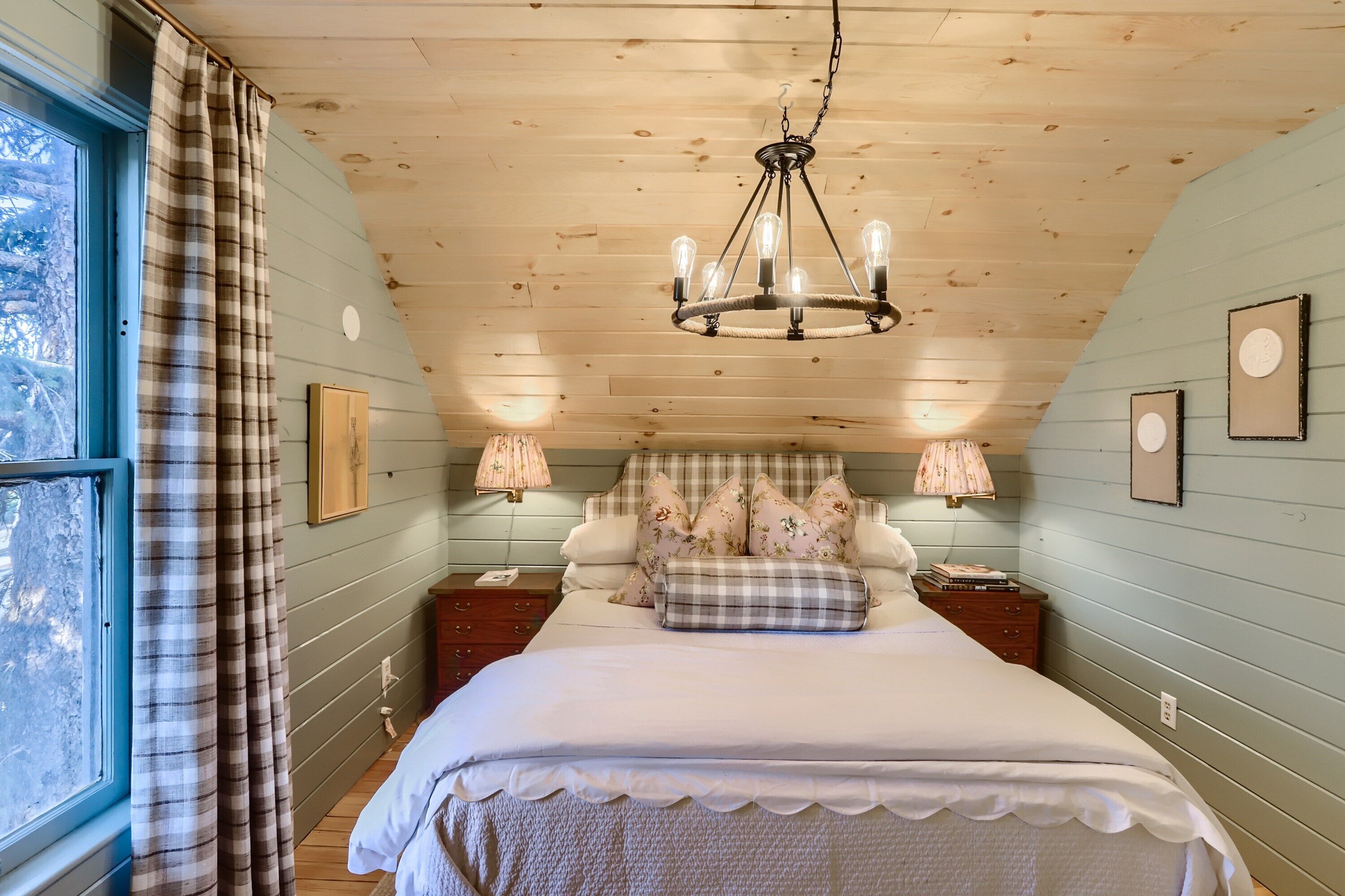 A-Lodge Lyons