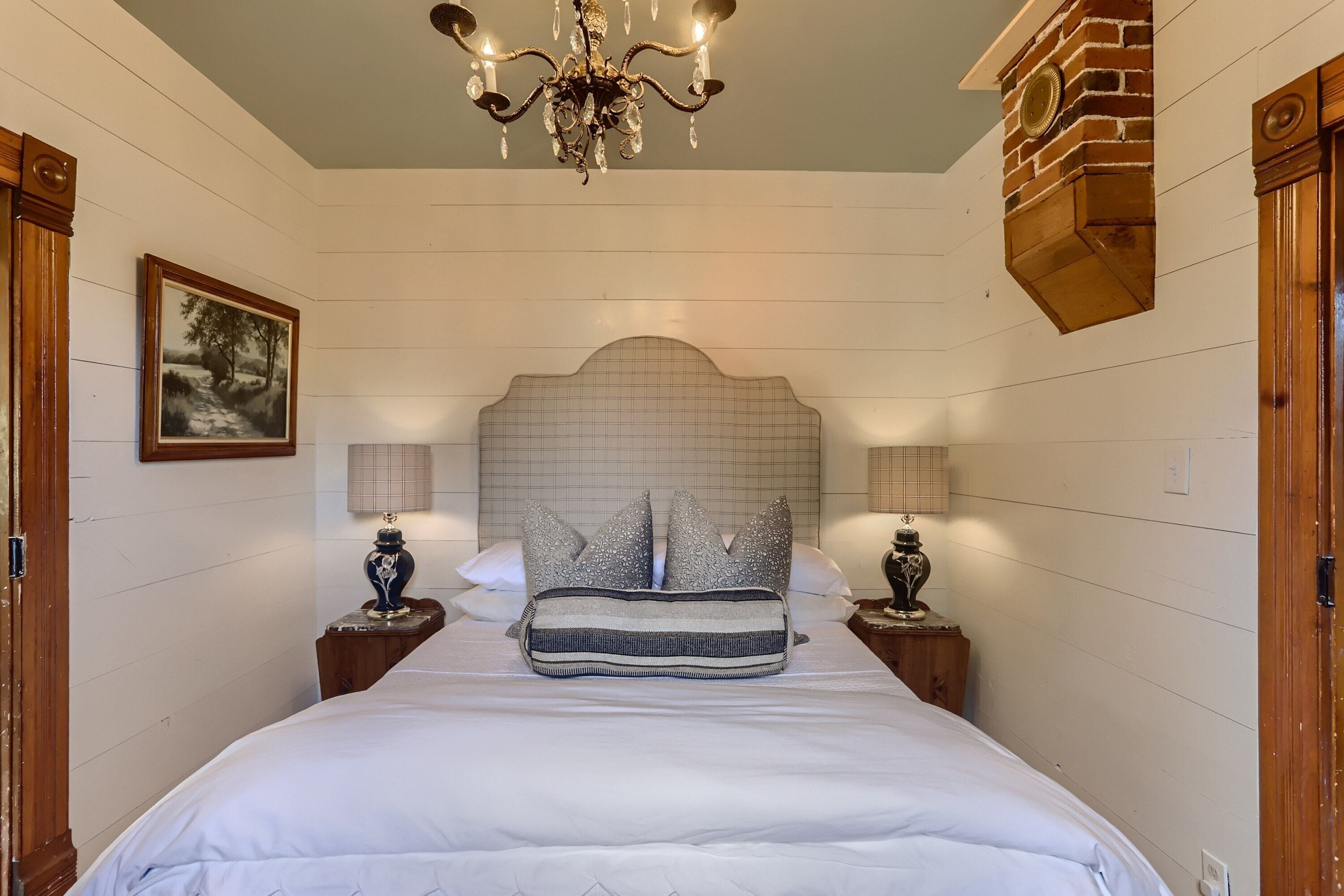 A-Lodge Lyons
