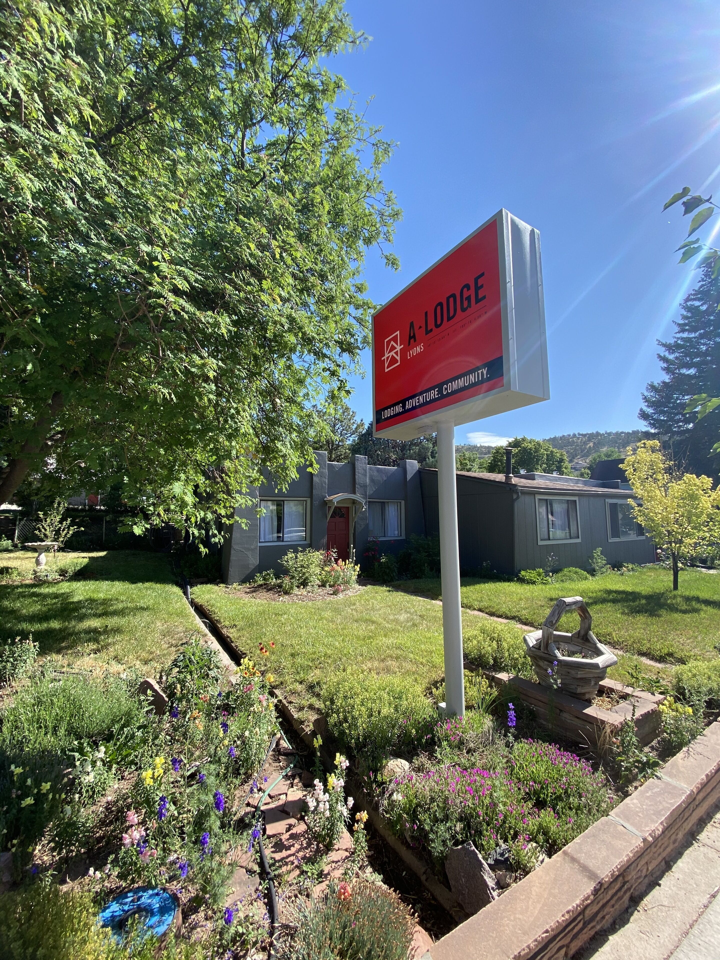 A-Lodge Lyons