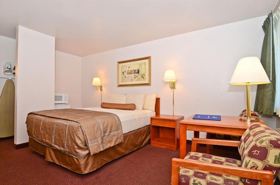 Magnuson Hotel Manitou Springs