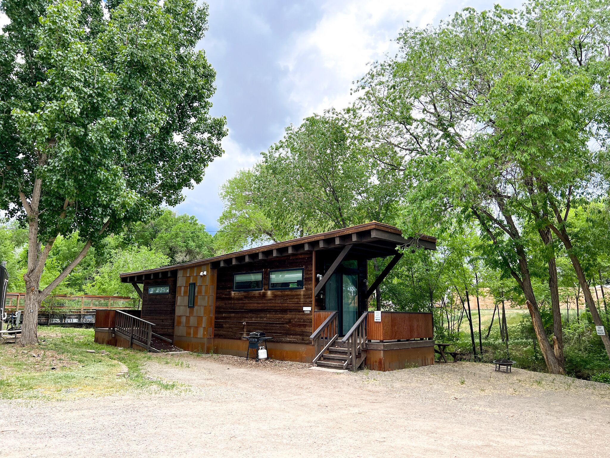 Cedar Creek Rv Park And Lodging