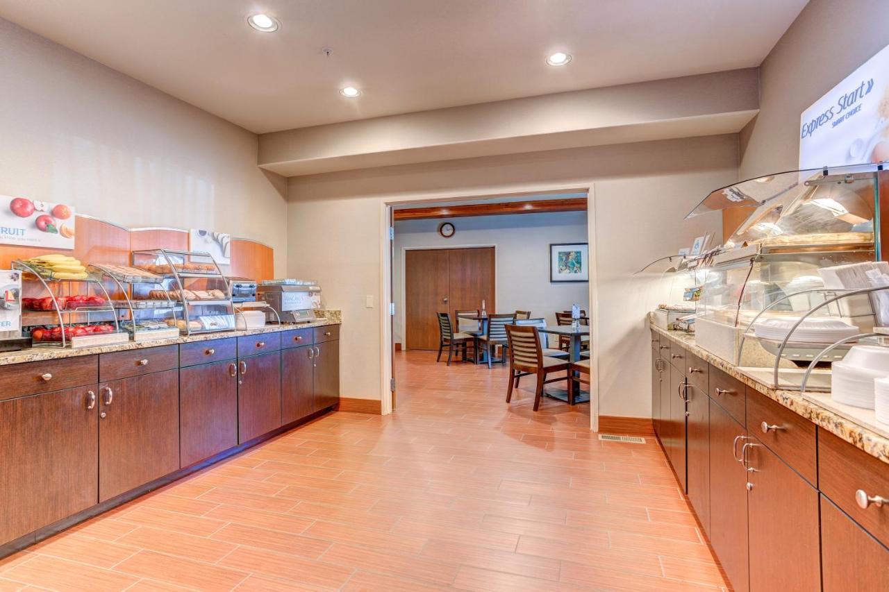 Holiday Inn Express & Suites Montrose