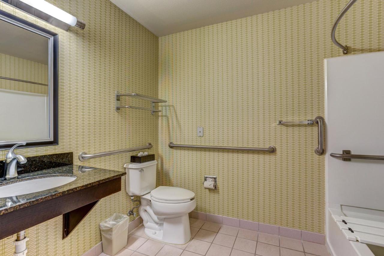 Holiday Inn Express & Suites Montrose