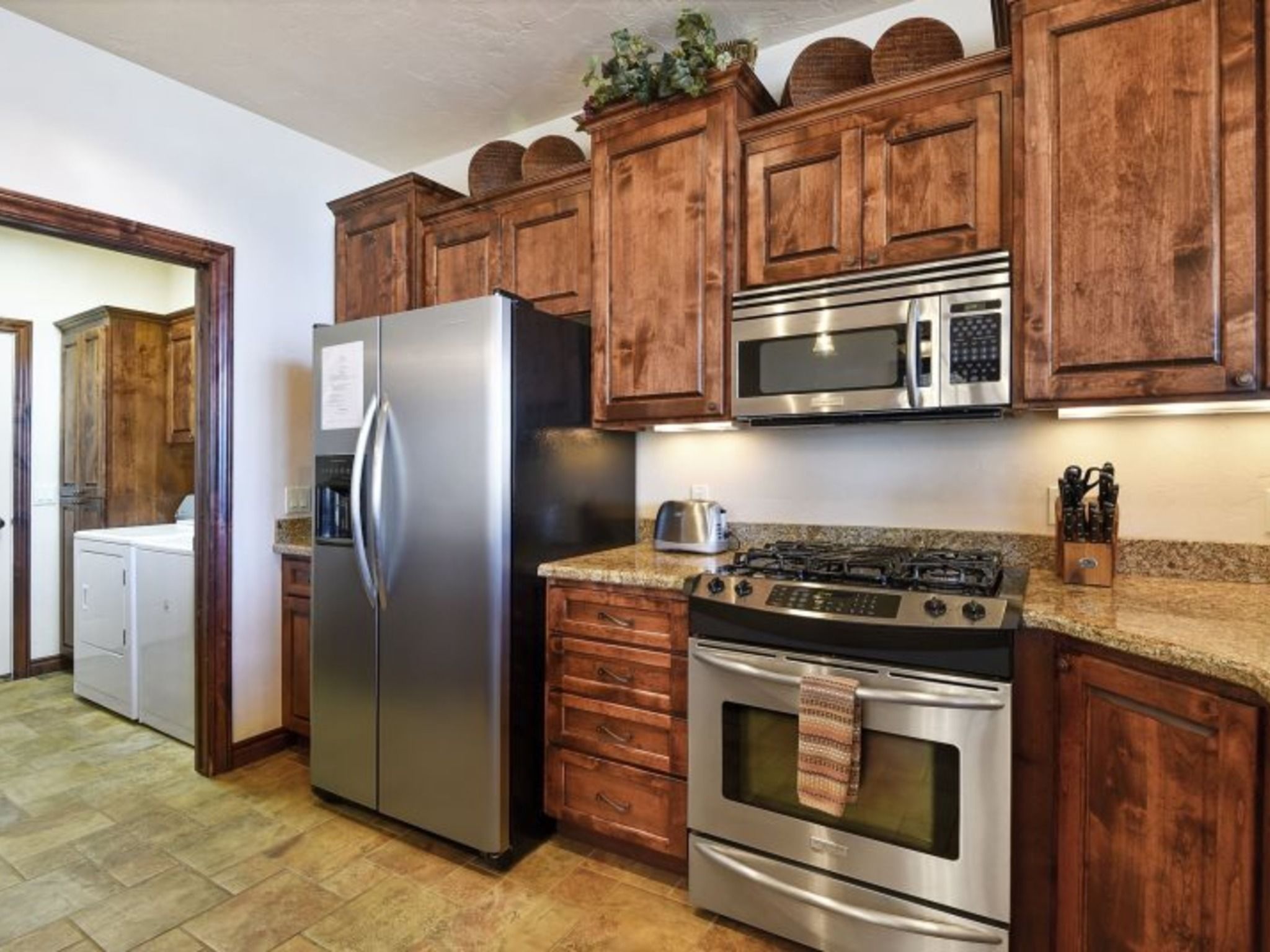 The Villas 103 3 Br townhouse by RedAwning