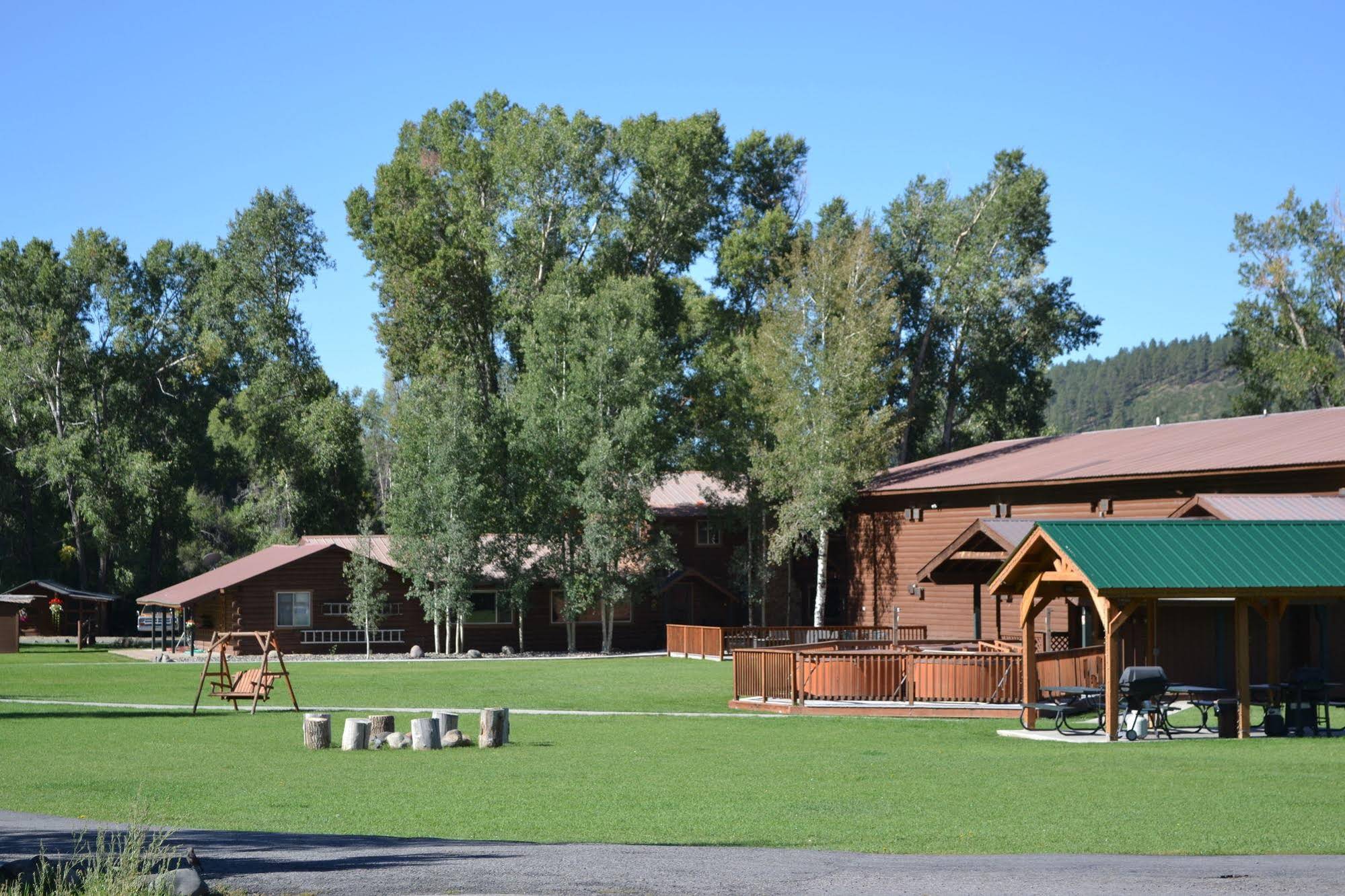 High Country Lodge