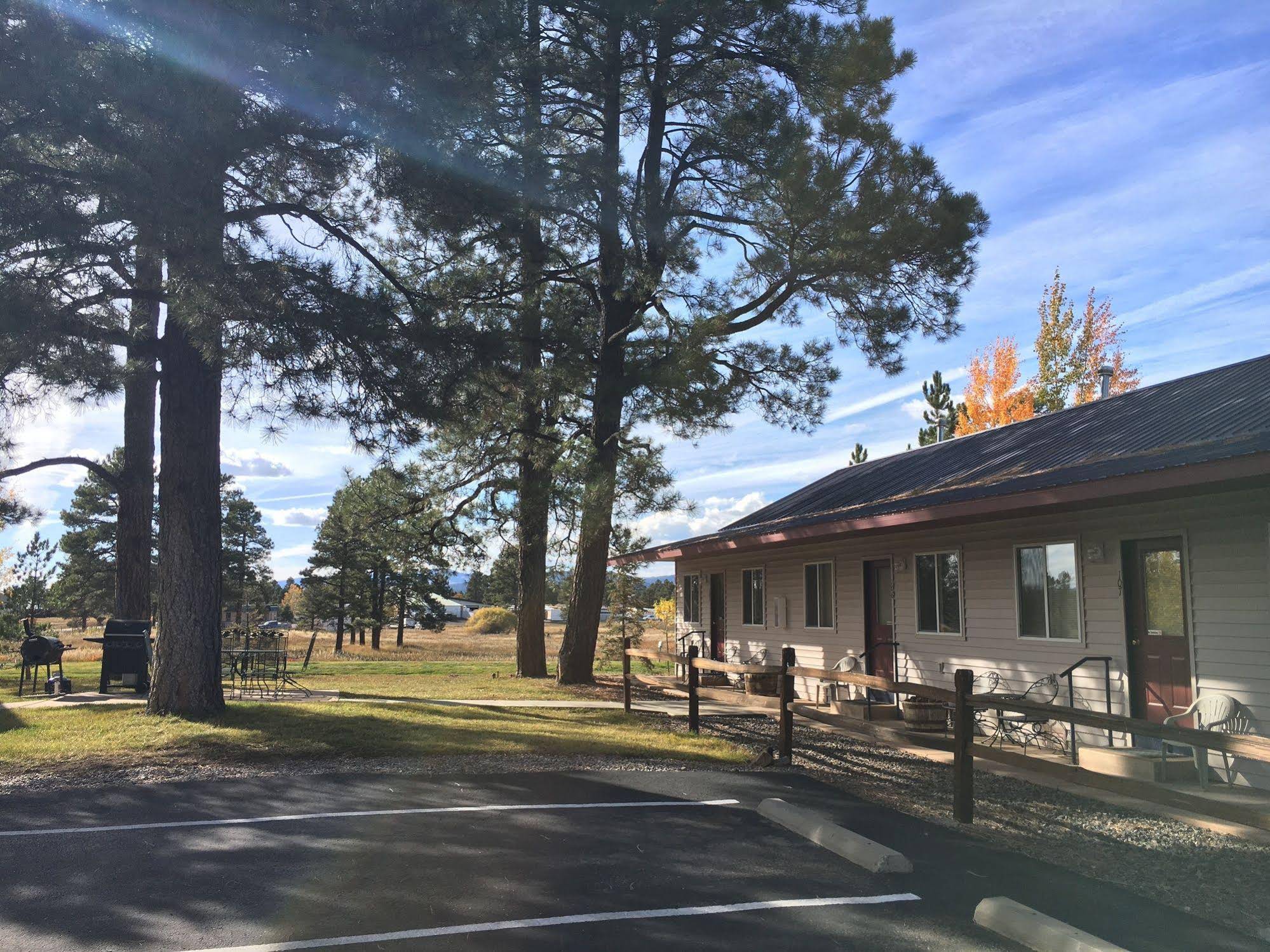Mountain Landing Suites & RV Park