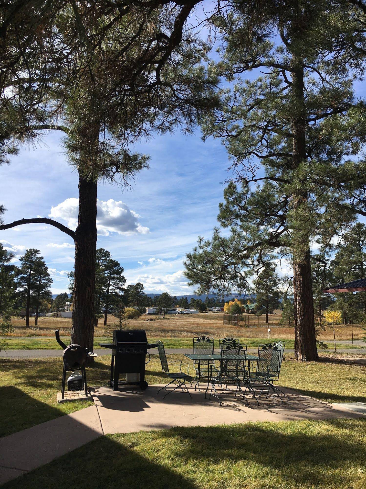 Mountain Landing Suites & RV Park