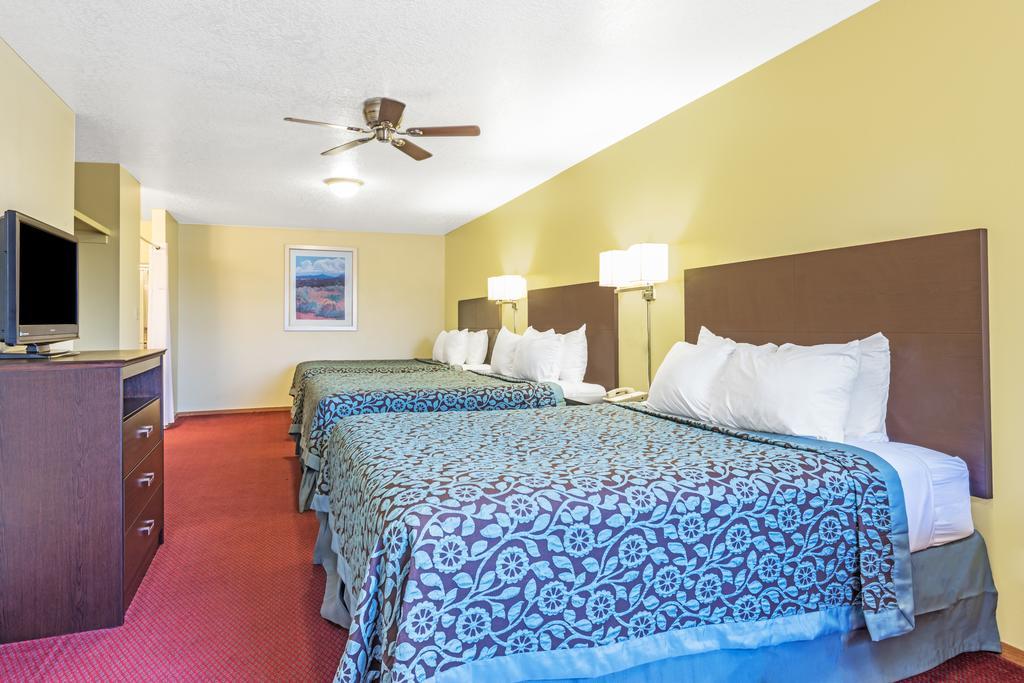 Days Inn by Wyndham Pueblo