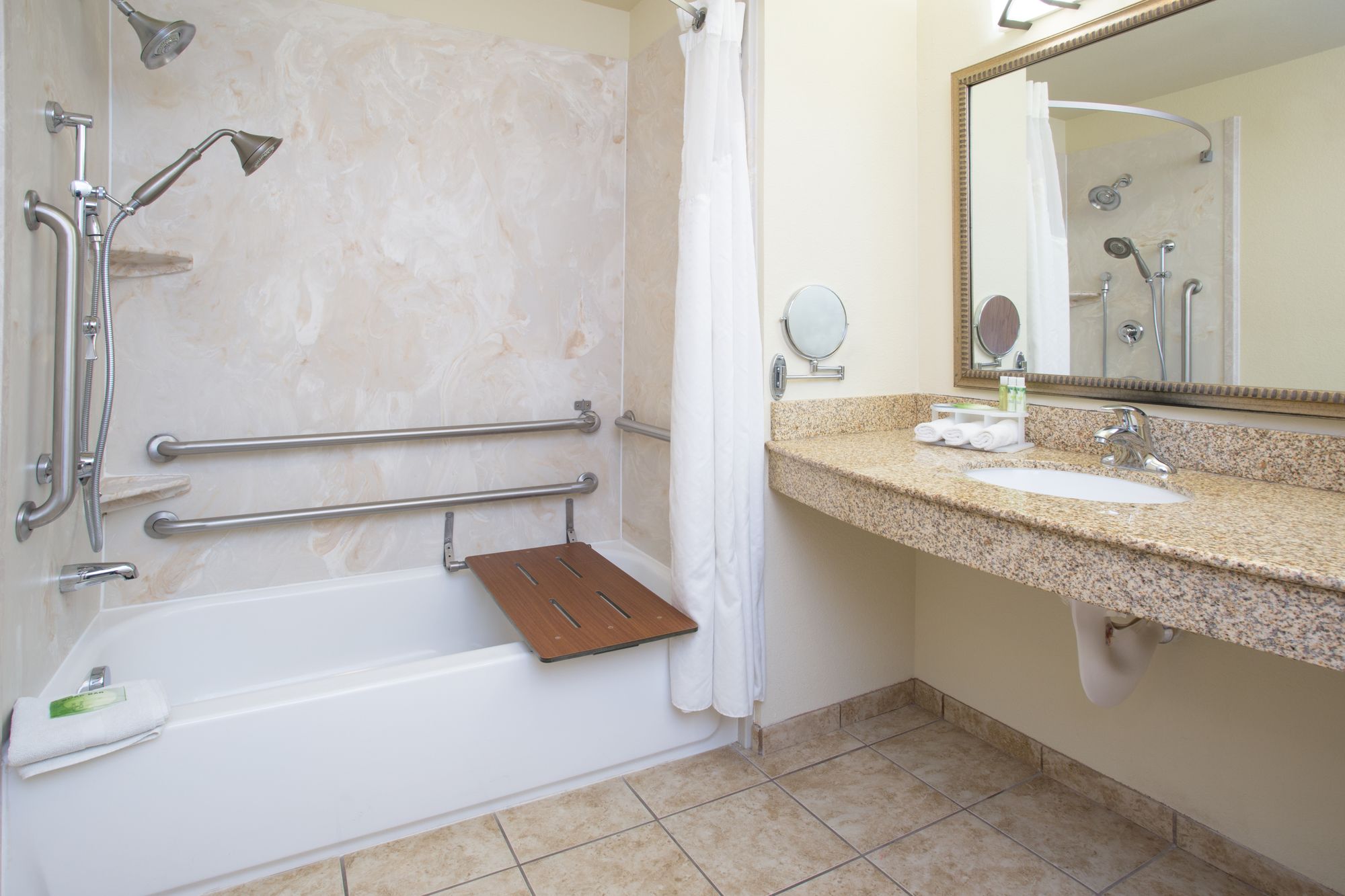 Holiday Inn Express Hotel & Suites Pueblo North