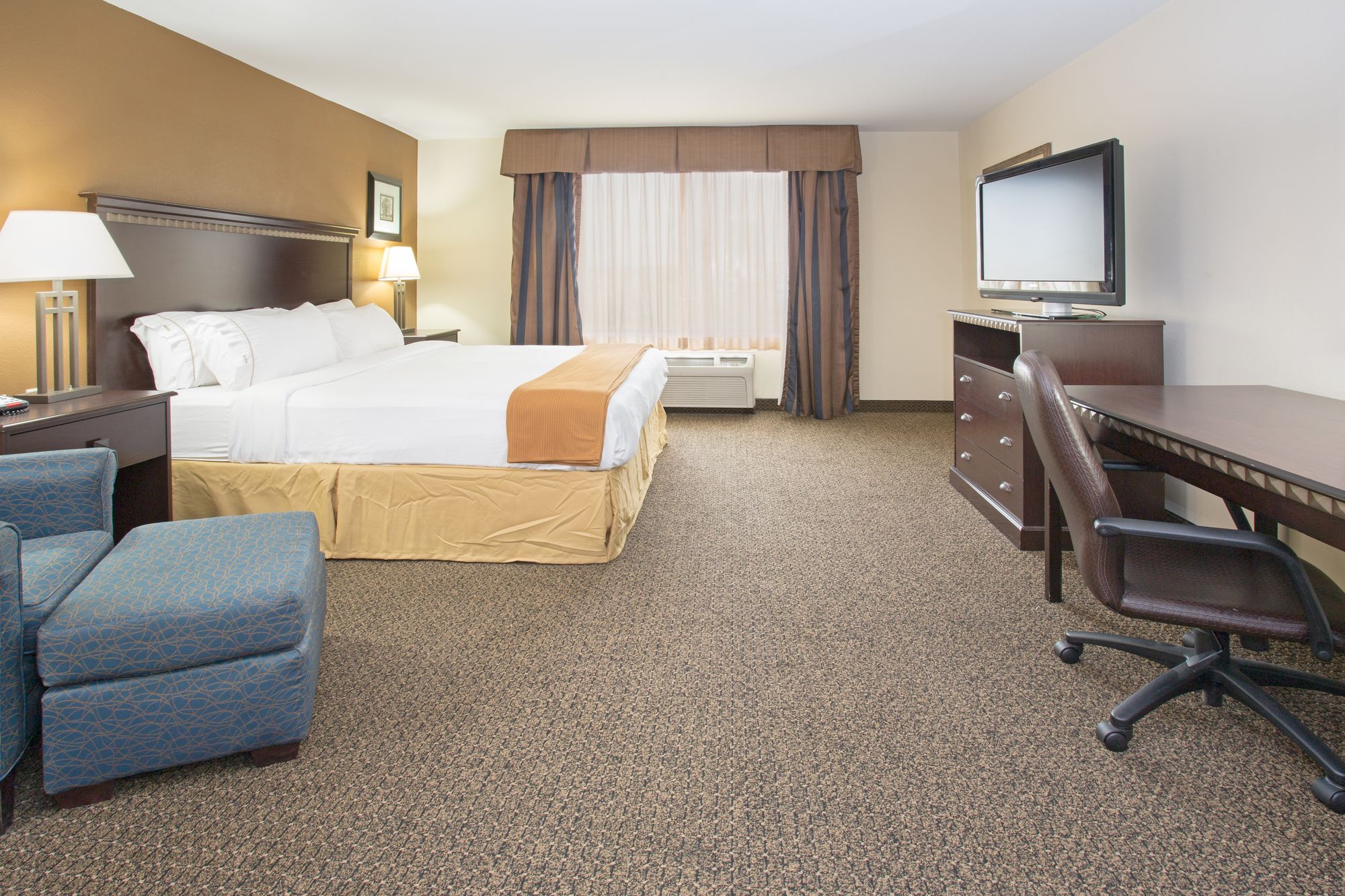 Holiday Inn Express Hotel & Suites Pueblo North