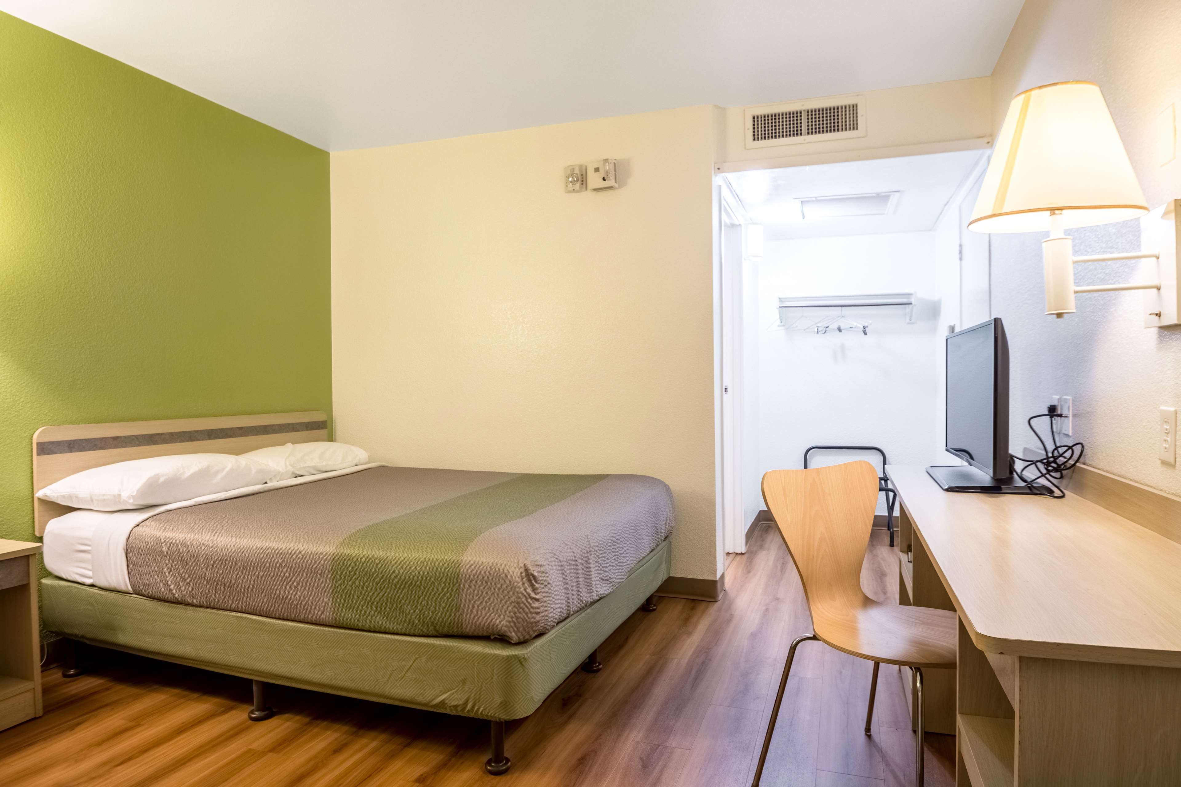 Motel 6 Pueblo I 25
