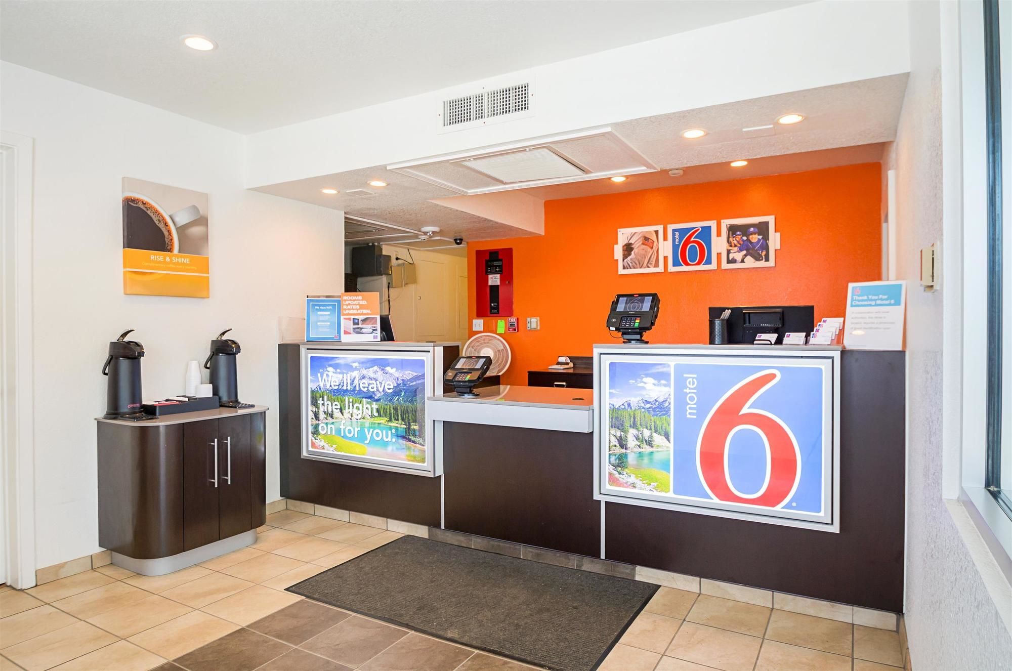 Motel 6 Pueblo I 25