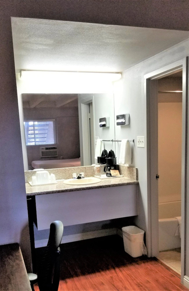 Santa Fe Inn and Suites Pueblo