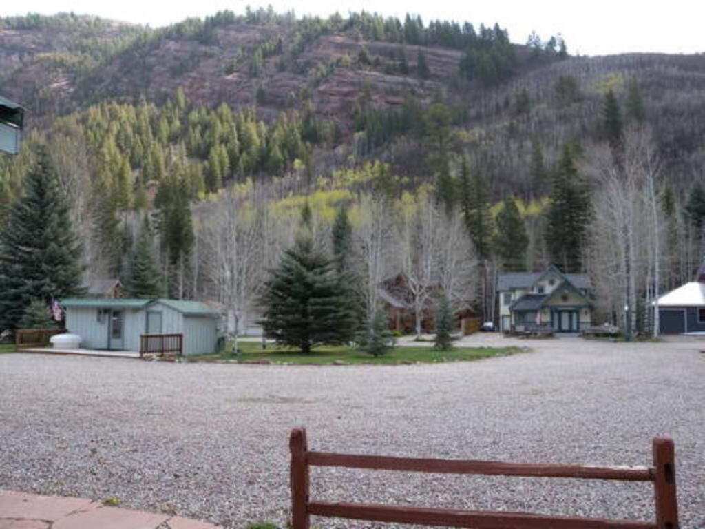 Redstone Cliffs Lodge