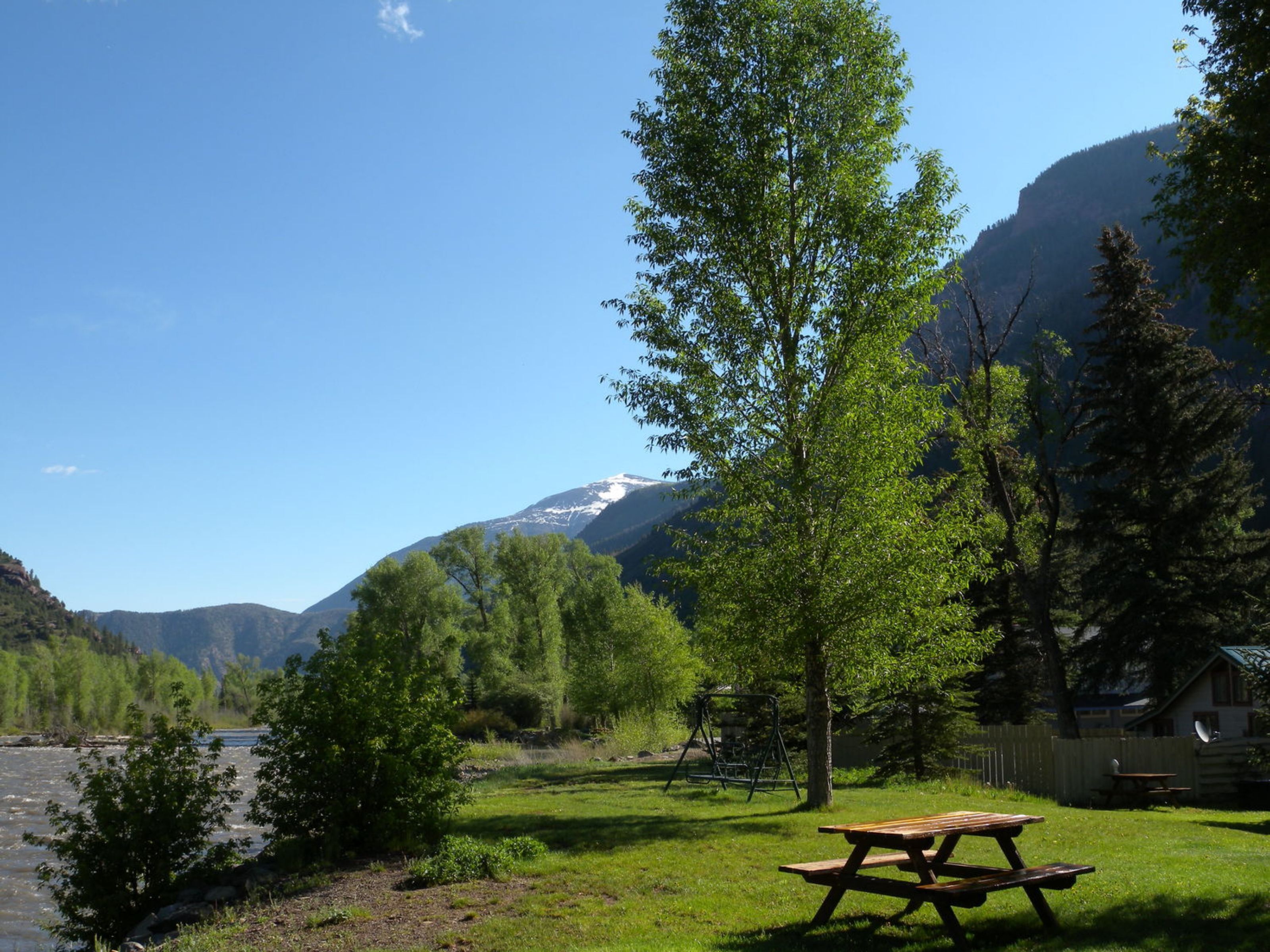 Redstone Cliffs Lodge
