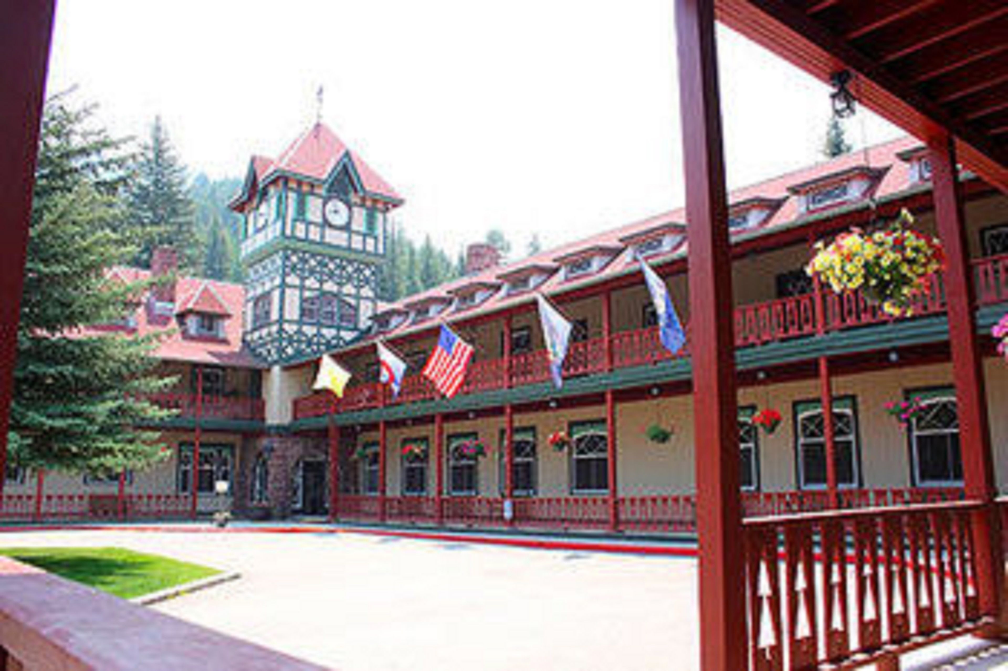 The Redstone Inn