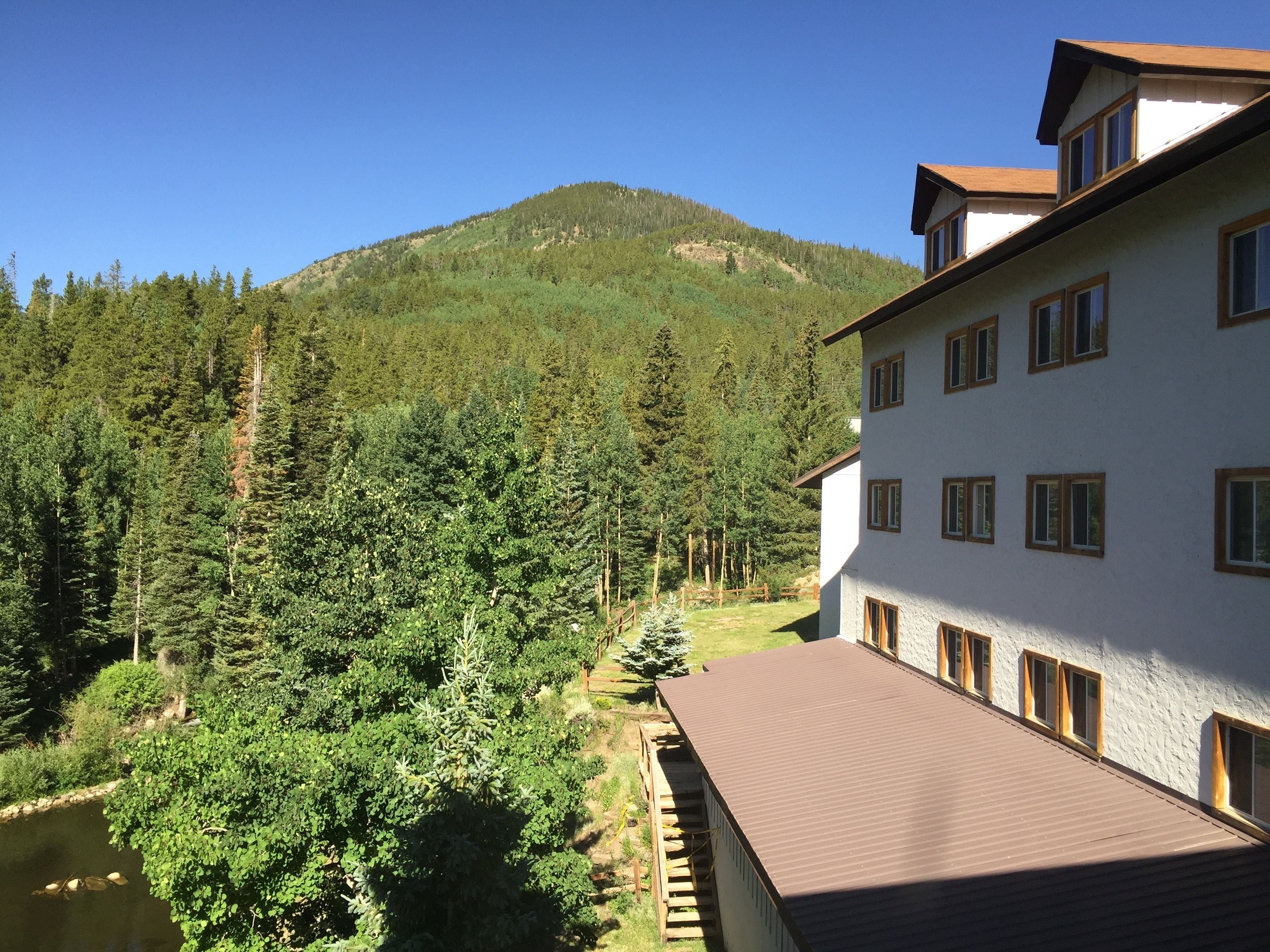 Monarch Mountain Lodge