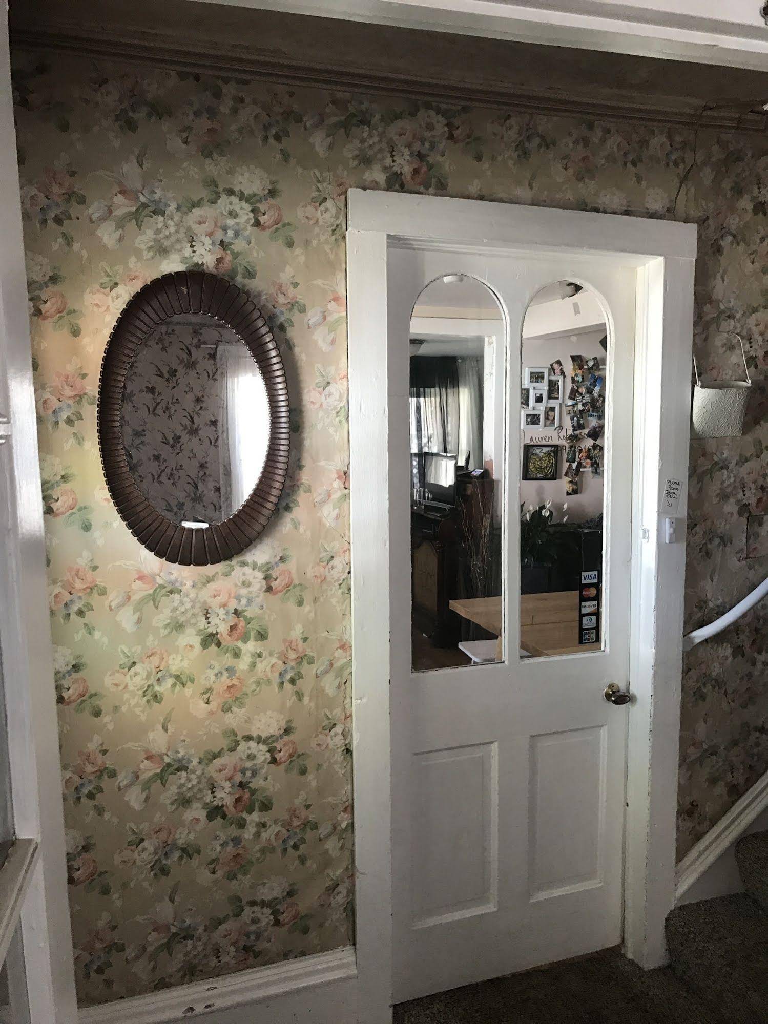 The Historic Windsor Hotel Bed & Breakfast