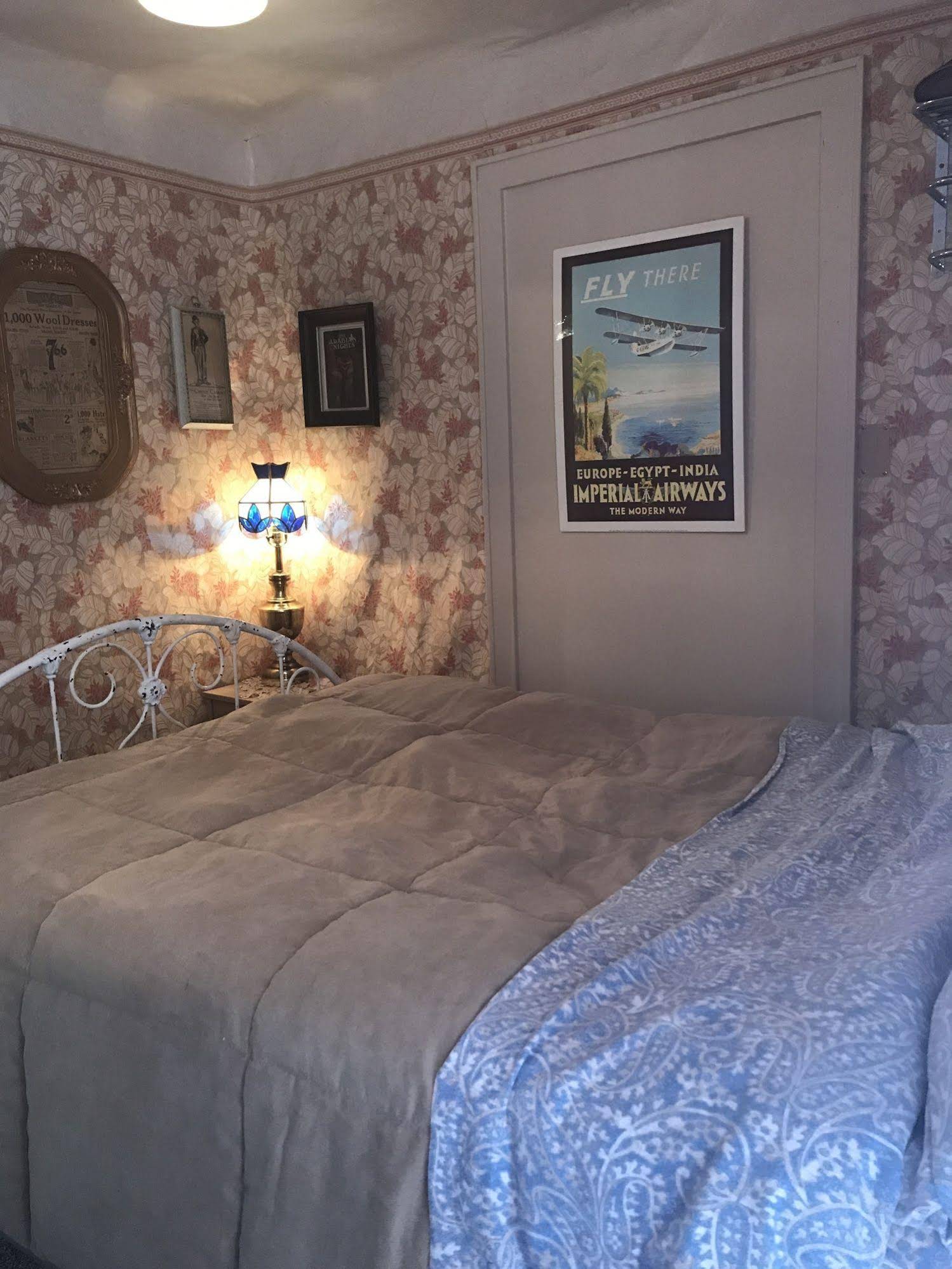 The Historic Windsor Hotel Bed & Breakfast