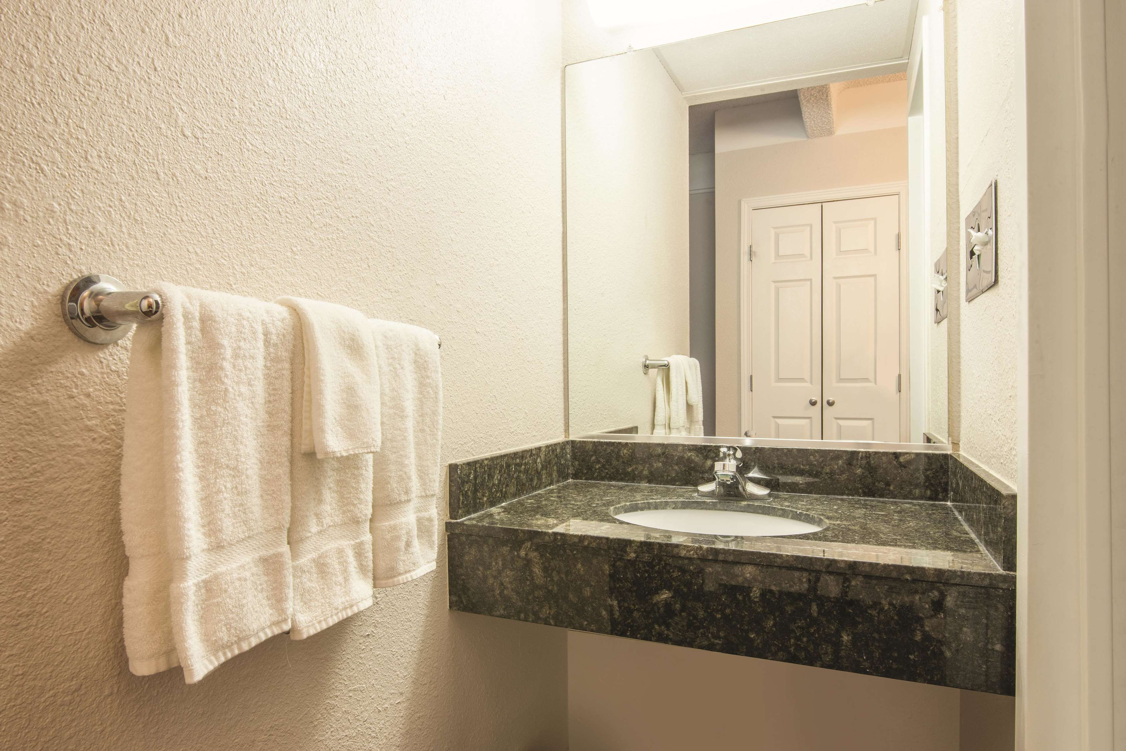 La Quinta Inn & Suites by Wyndham Silverthorne - Summit Co