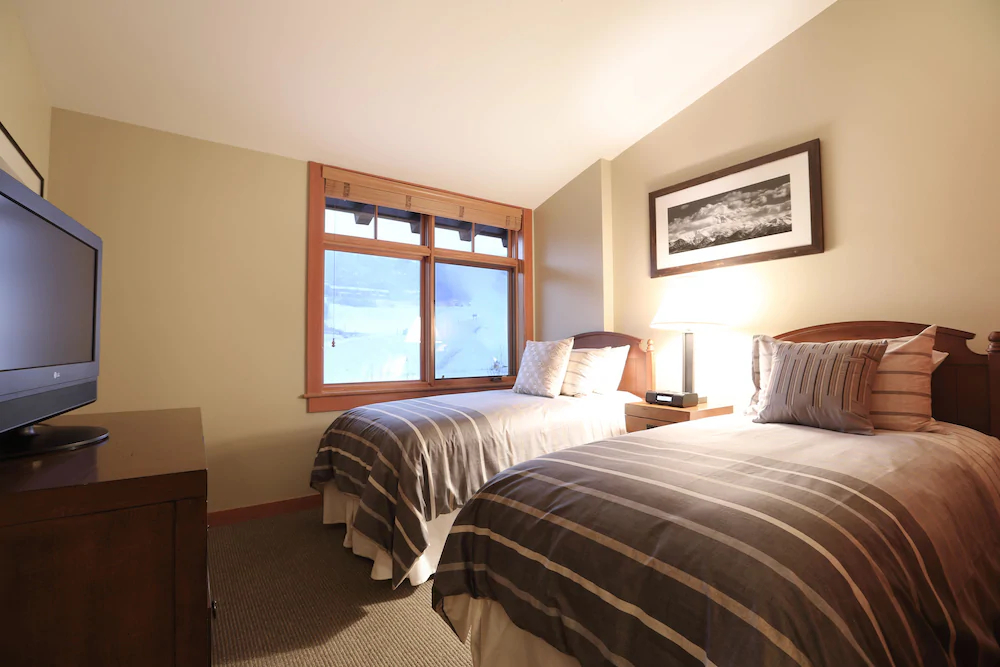 Capitol Peak Lodge Condominiums