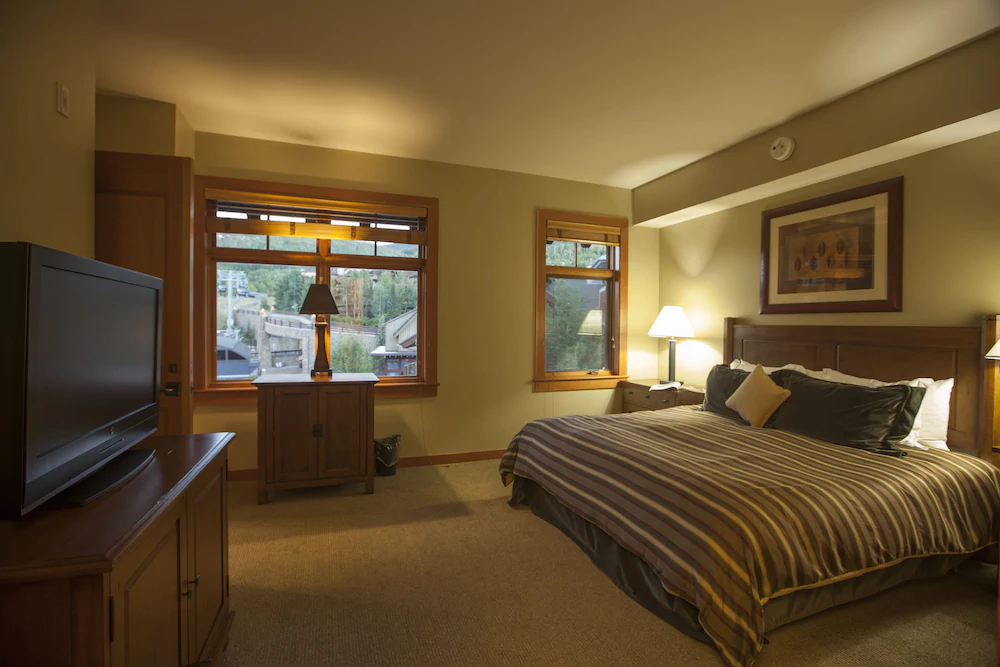 Capitol Peak Lodge Condominiums