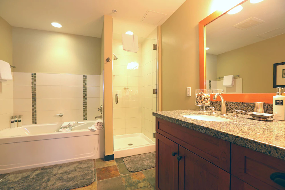 Capitol Peak Lodge Condominiums
