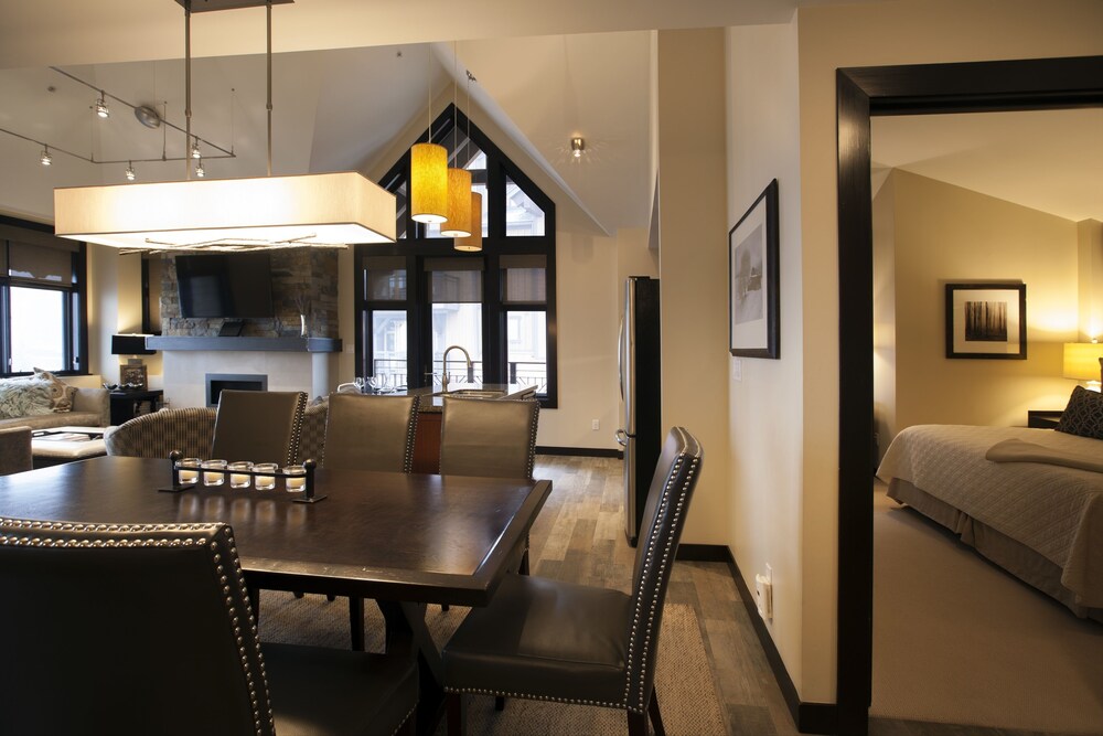 Capitol Peak Lodge Condominiums