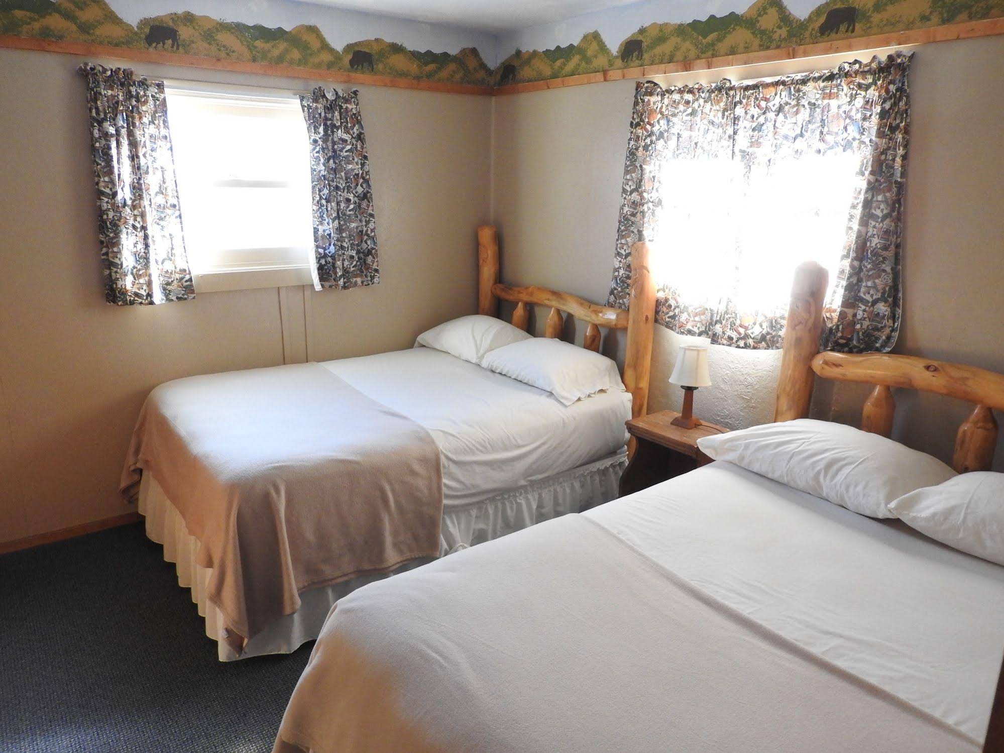 Foothills Lodge and Cabins