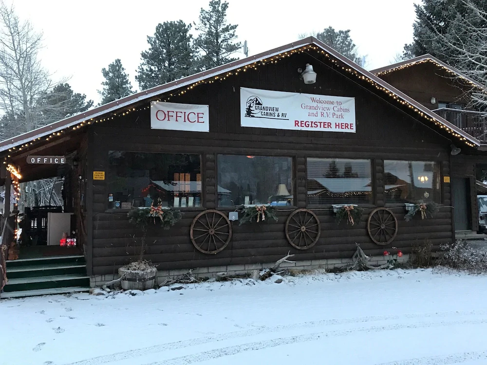 Grandview Cabins & RV Resort