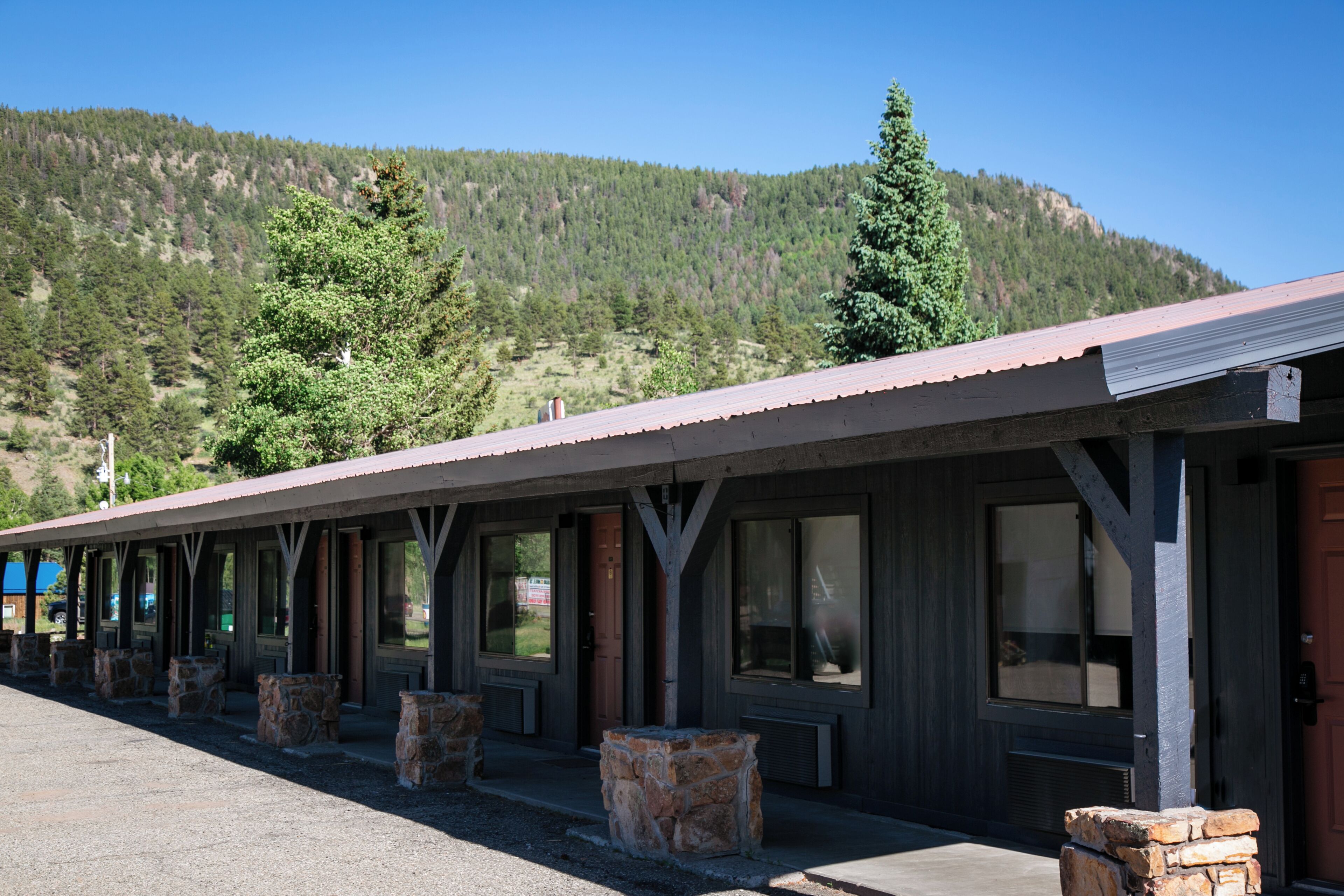 LOGE Wolf Creek