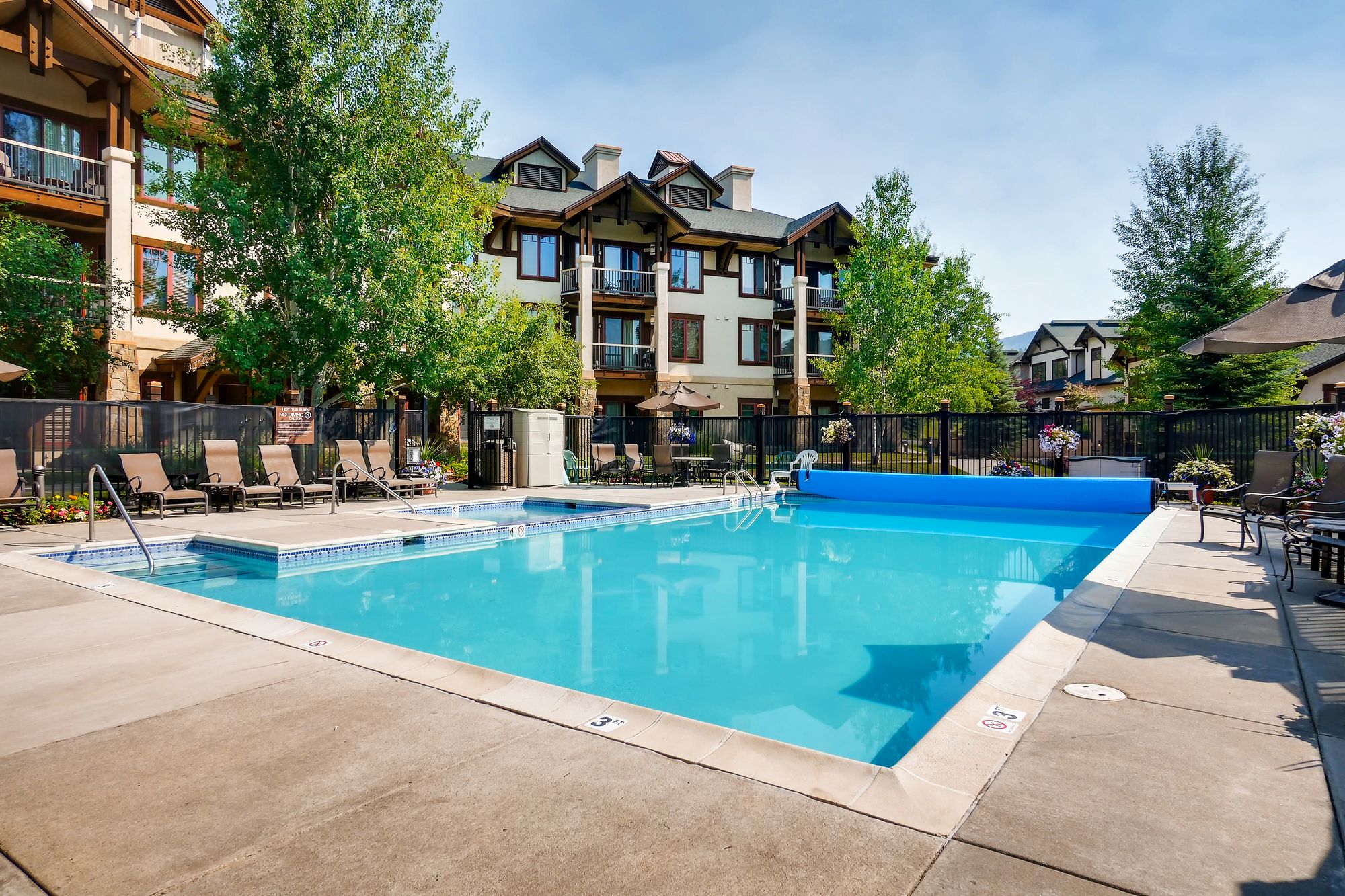 EagleRidge Lodge & Townhomes