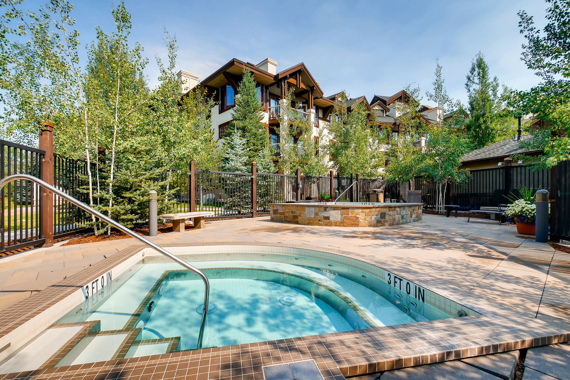 EagleRidge Lodge & Townhomes