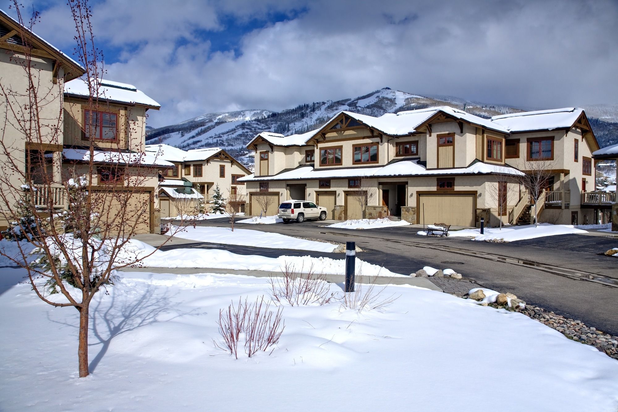EagleRidge Lodge & Townhomes