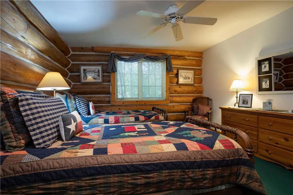 Links and Logs Chalet
