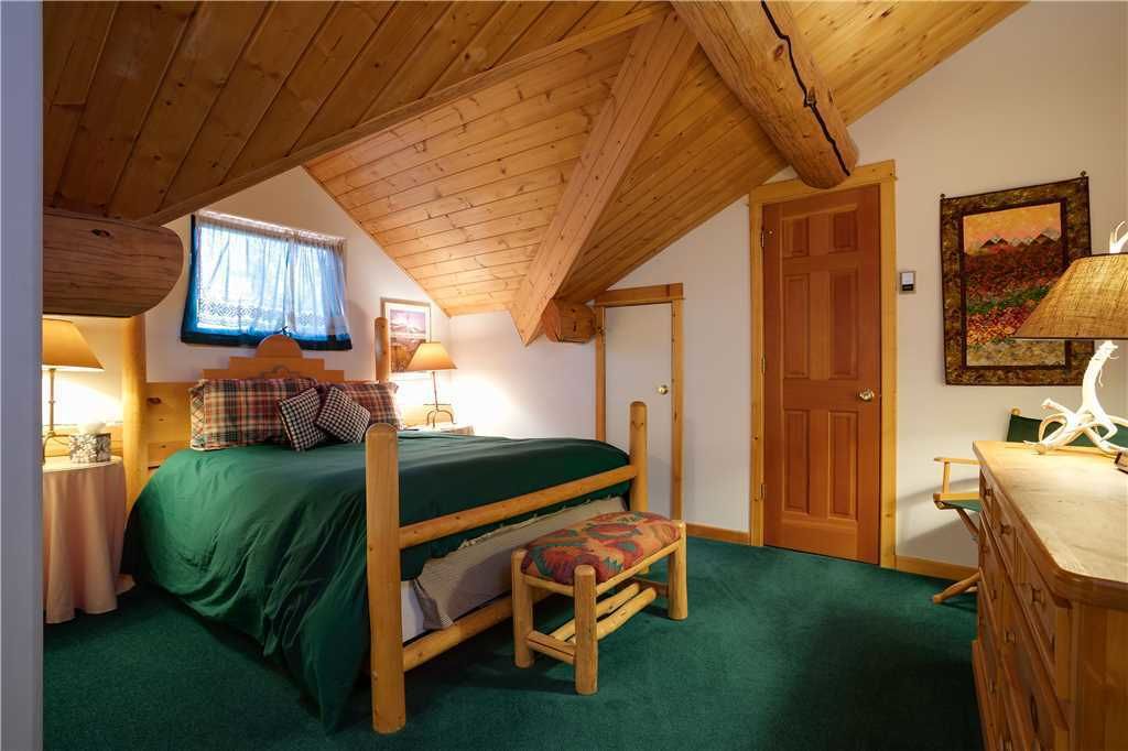 Links and Logs Chalet
