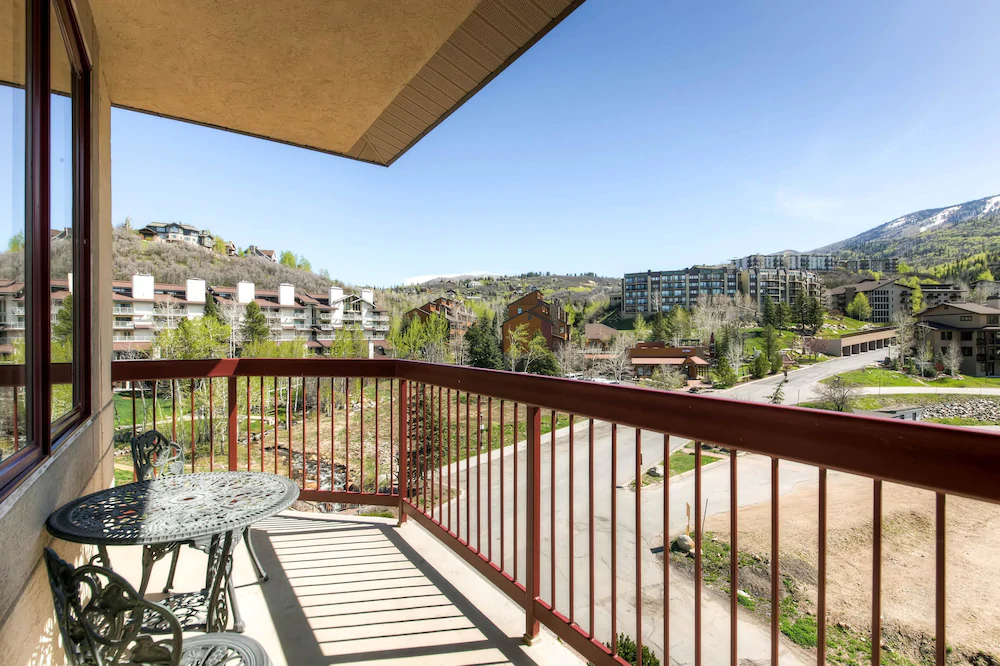 Torian Plum Creekside Building
