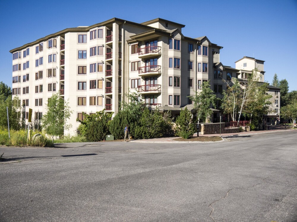 Torian Plum Creekside Building
