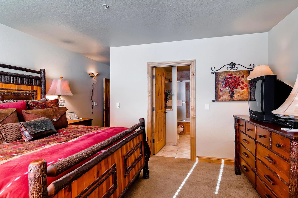 Torian Plum Creekside Building